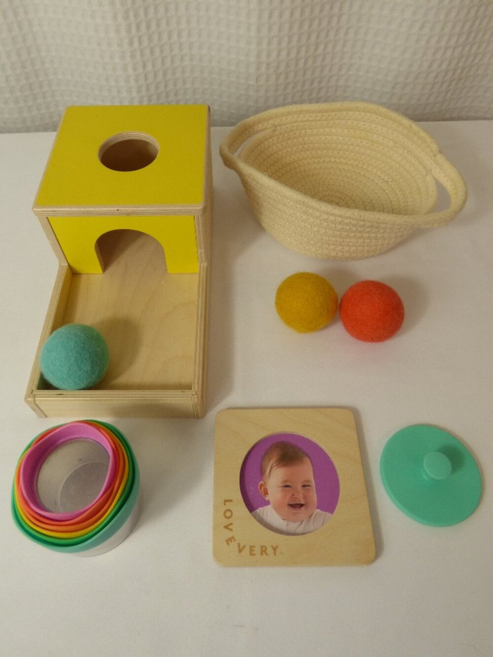 Lovevery Toys from The Inspector Play Kit, Monthe 7-8+